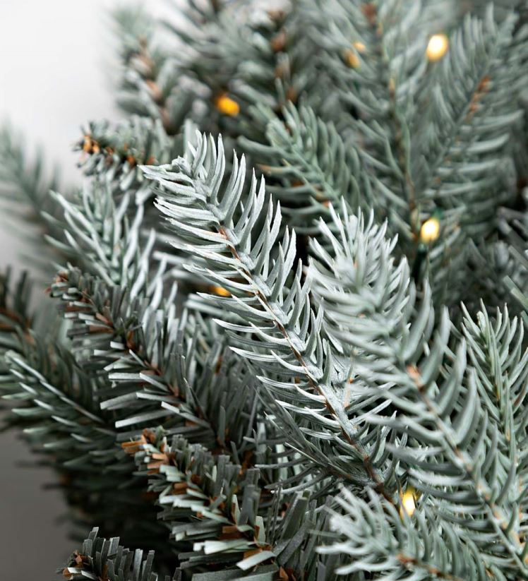 Plow & Hearth articles ménagers couronne de Noël illuminée en pin brumeux 0BNZ1709