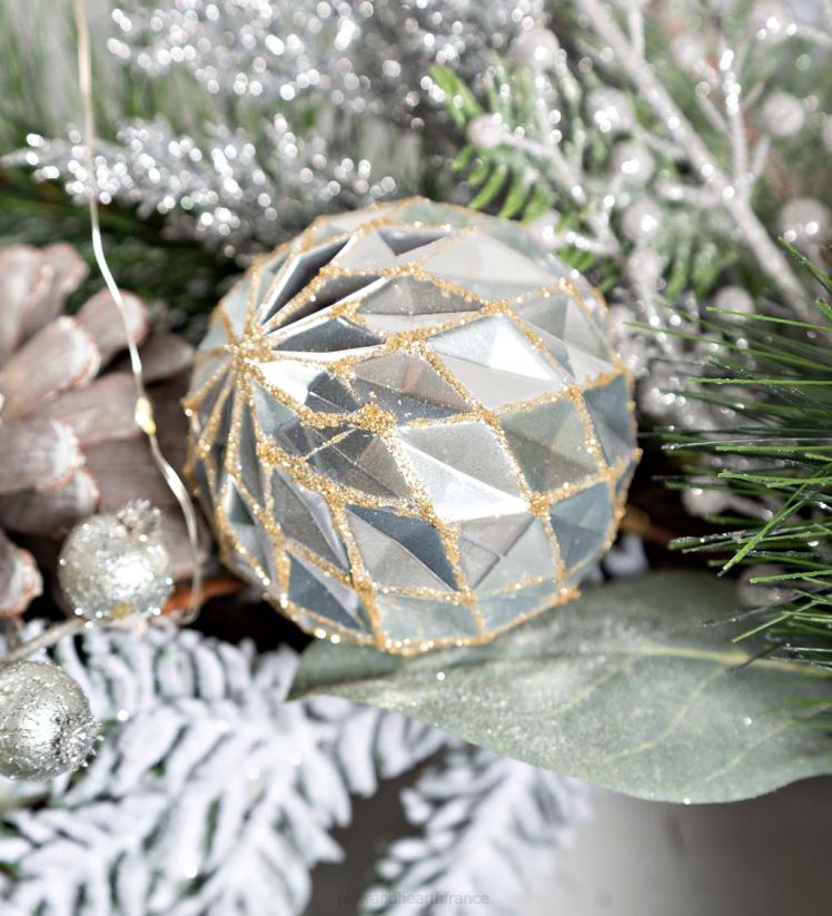 Plow & Hearth articles ménagers couronne de vacances à feuilles persistantes argentée éclairée 0BNZ1712