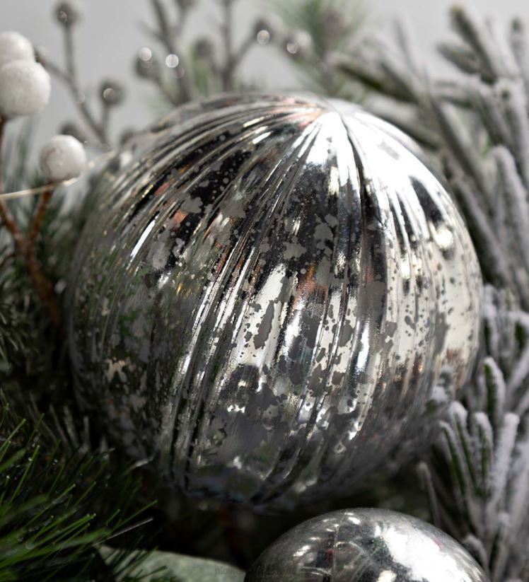 Plow & Hearth articles ménagers couronne de vacances à feuilles persistantes argentée éclairée 0BNZ1712