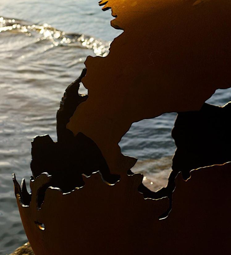 Plow & Hearth articles ménagers art de foyer de fabrication américaine troisième foyer de globe de roche 0BNZ1605