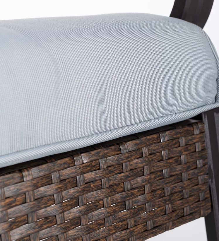 Plow & Hearth articles ménagers Chaises à bascule en osier Syracuse et table d'appoint avec foyer, ensemble de 3 pièces 0BNZ1100