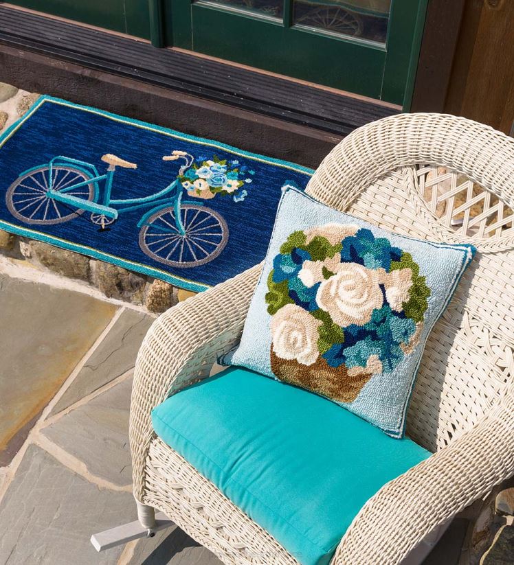 Plow & Hearth articles ménagers Ensemble de deux chaises à bascule et table de bout en osier Prospect Hill - blanc nuage 0BNZ1117