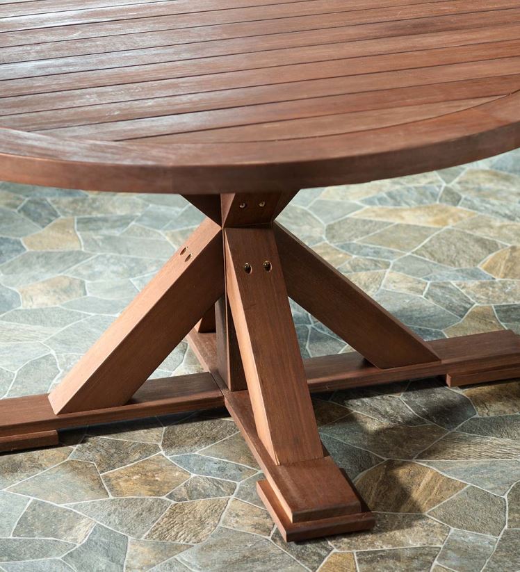 Plow & Hearth articles ménagers table et chaises rondes en eucalyptus Claremont 0BNZ1147