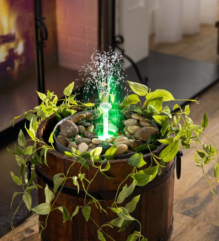 Plow & Hearth cour et jardin Kit de fontaine intelligente rechargeable sans fil Hydria 0BNZ91
