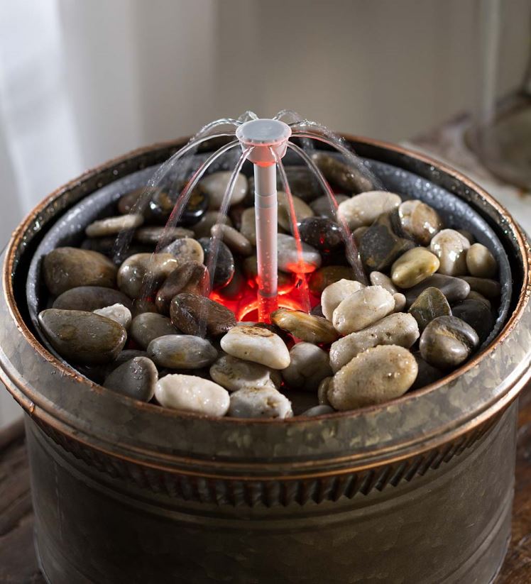 Plow & Hearth cour et jardin Kit de fontaine intelligente rechargeable sans fil Hydria 0BNZ91