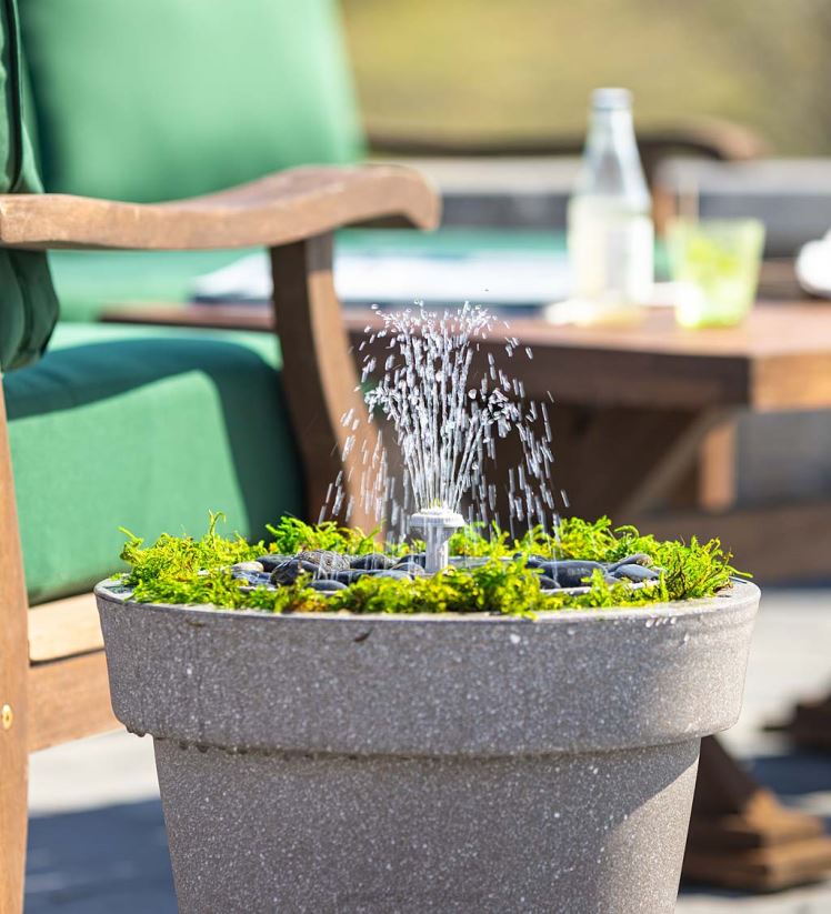 Plow & Hearth cour et jardin Kit de fontaine intelligente rechargeable sans fil Hydria 0BNZ91