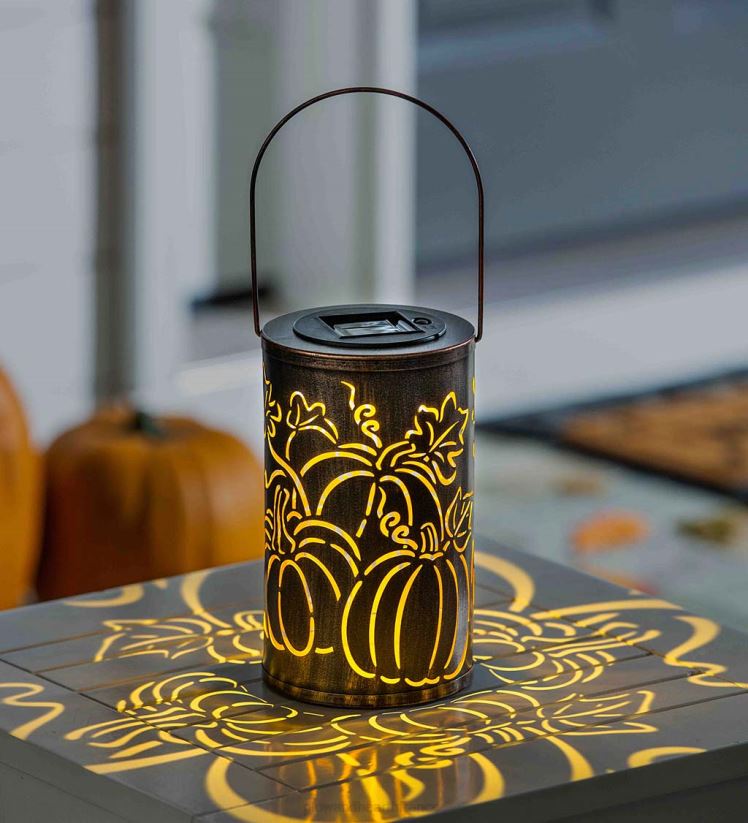 Plow & Hearth cour et jardin lanterne solaire découpée en bronze huilé - citrouille 0BNZ475