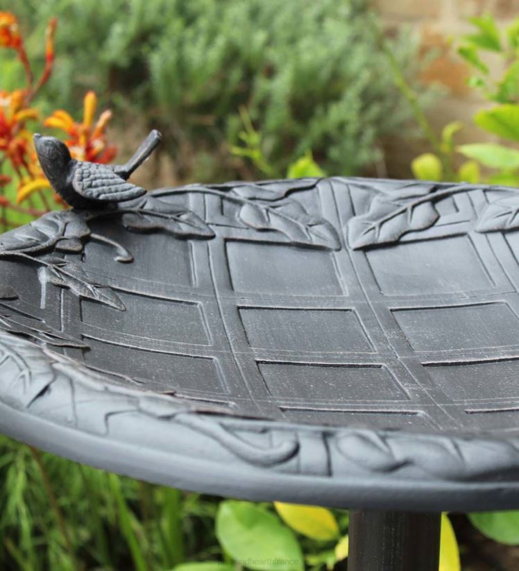 Plow & Hearth cour et jardin Bain d'oiseaux en métal avec lierre anglais - blanc vintage 0BNZ835