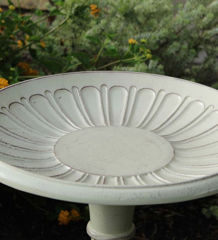 Plow & Hearth cour et jardin Bain d'oiseaux sur pied en métal blanc vintage Kingston sur socle 0BNZ841