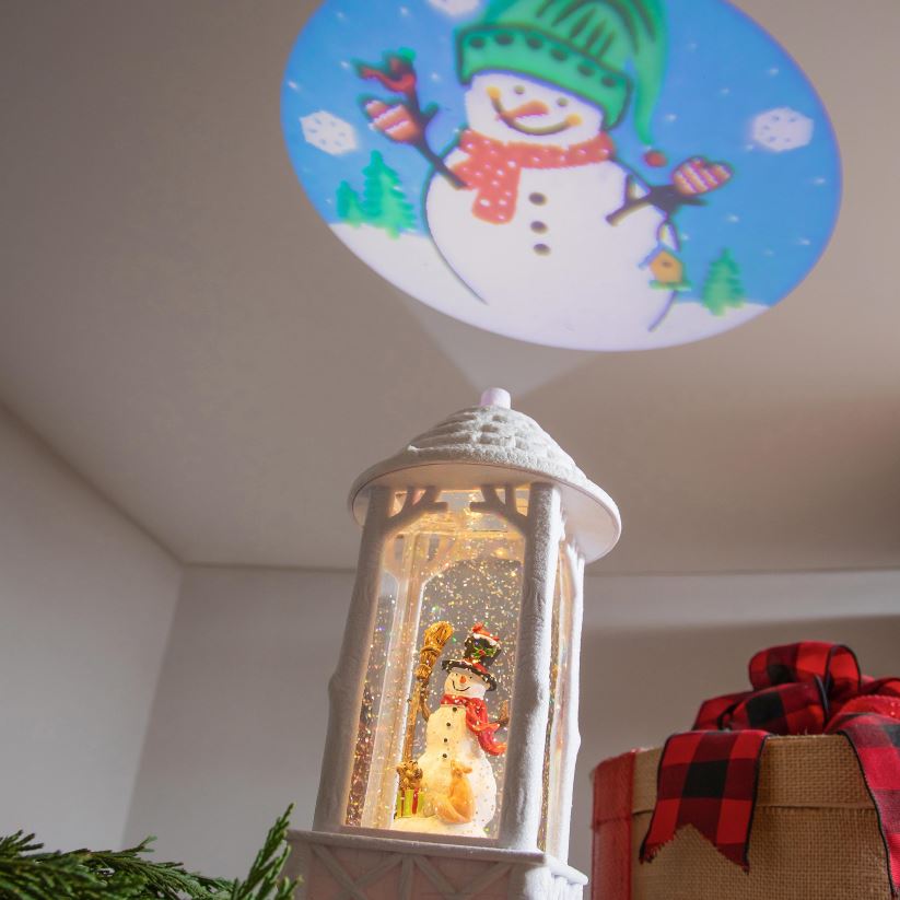 Plow & Hearth saisonniers et cadeaux Lanterne lumineuse en forme de bonhomme de neige et de globe d'eau avec projecteur 0BNZ2247